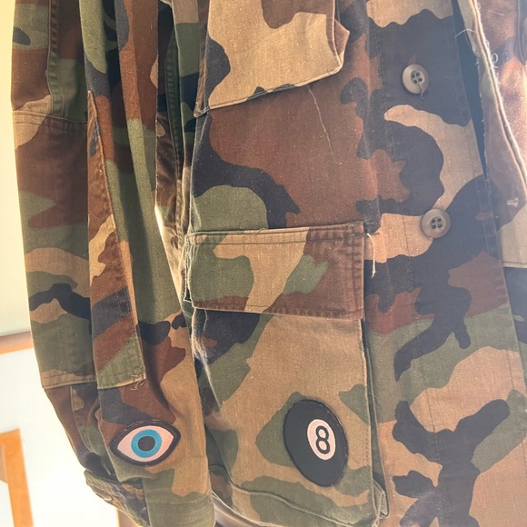 Custom made patched military jacket size, large one of a kind - Picture 8 of 9